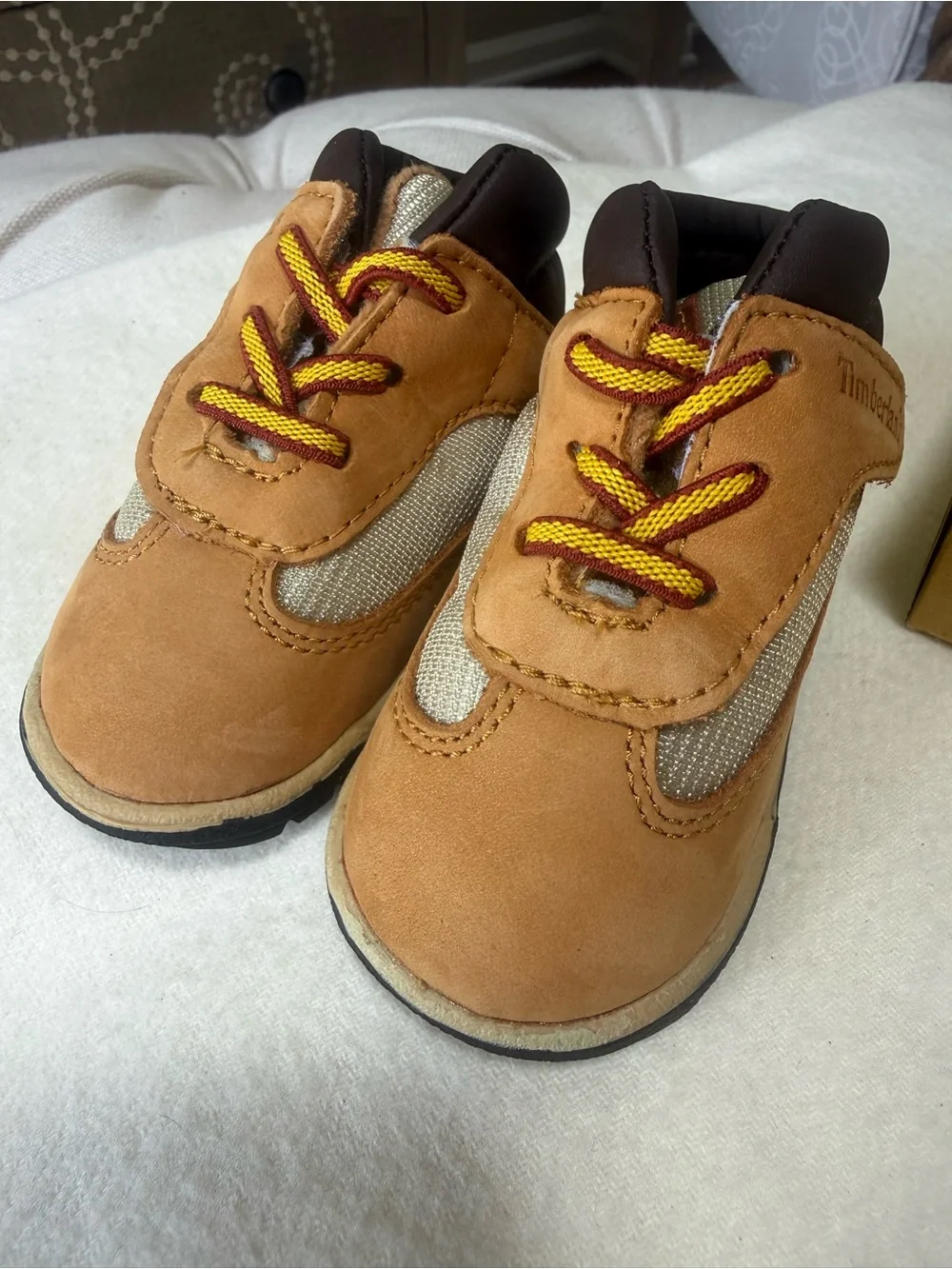 Timberland Toddler Tan and Brown Leather Lace-Up Shoes/Boots New in box! Size 2